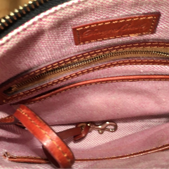 Dooney and Bourke Leather Crossbody with
removable/adjustable strap - Picture 10 of 11